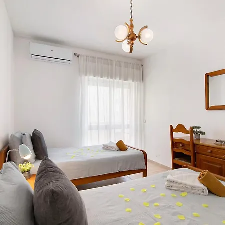 Coastal Comfort - Da Rocha