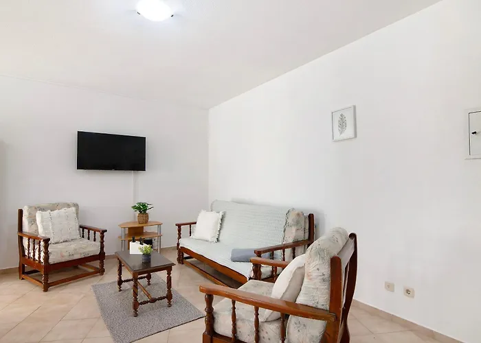 Coastal Comfort - Da Rocha