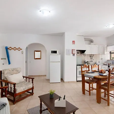 Coastal Comfort - Da Rocha *